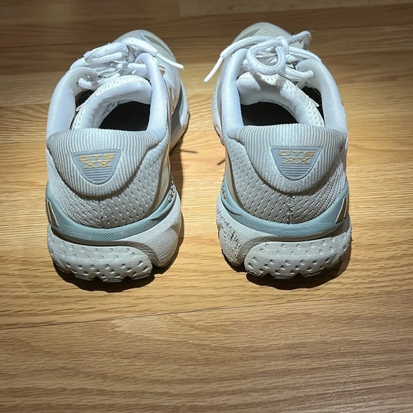 Brooks Adrenaline GTS 20 - Picture 6 of 10